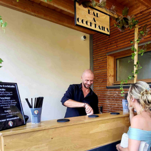 Bar à cocktails pour un anniversaire de mariage